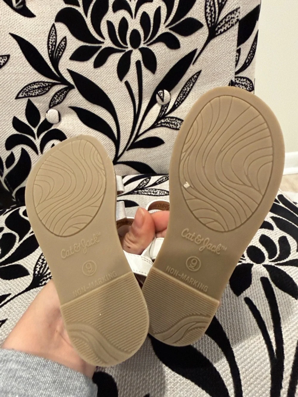Cat & Jack White Glitter Bow-Style Girls' Sandals
